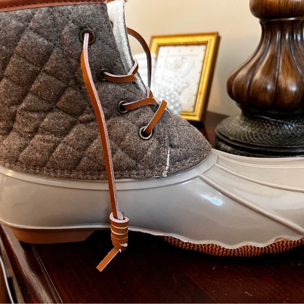 Duck Boots, Size 10, women’s, never worn, Ocean + Coast
